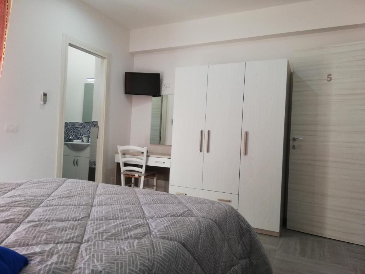 B&B Villa Arena Zingarello Bagian luar foto